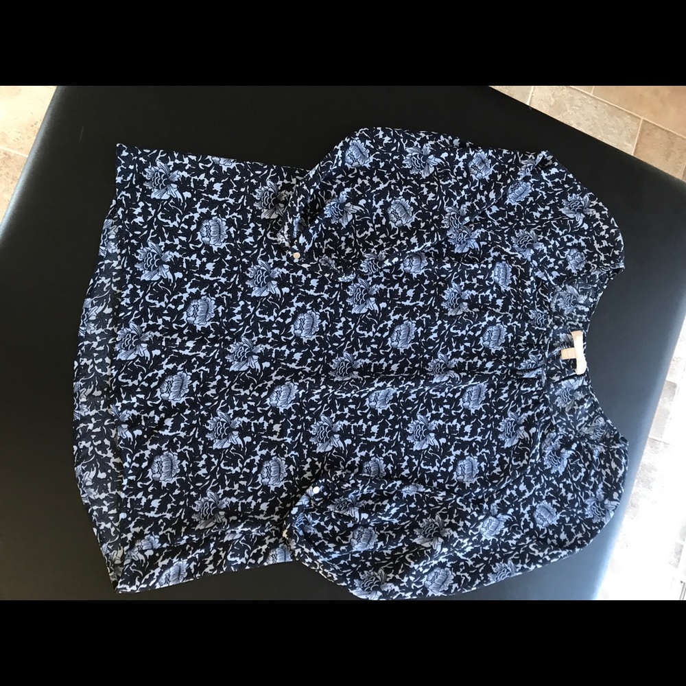 Banana republic flowy blouse